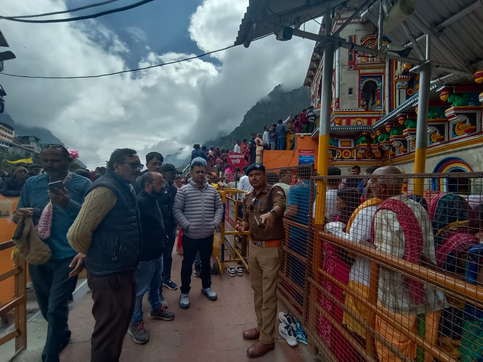 बीकेटीसी मुख्य कार्याधिकारी ने मंदिर क्षेत्र एवं अलकनंदा घाट का निरीक्षण किया