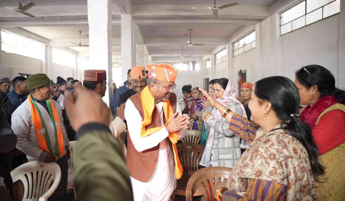 भाजपा महापौर प्रत्याशी सौरभ थपलियाल ने बालावाला सैनिक कॉलोनी में जनसभा की…