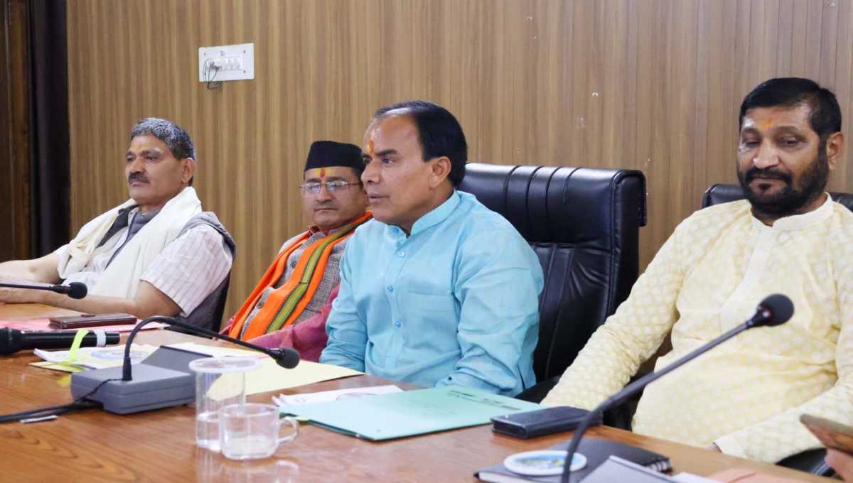 आगामी नन्दादेवी राजजात यात्रा की तैयारियों को लेकर समीक्षा बैठक आयोजित