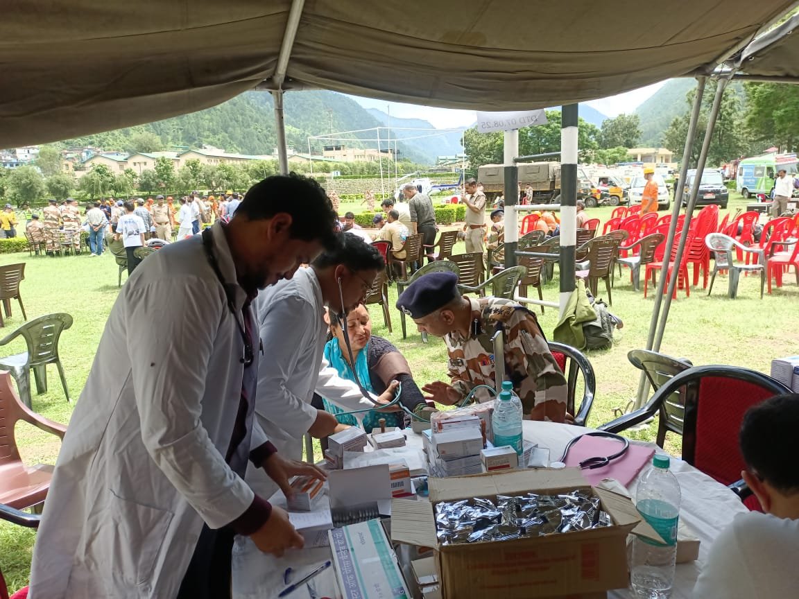 धराली आपदा में स्वास्थ्य विभाग पूरी तरह मुस्तैद, 6 सदस्यीय विशेष चिकित्सा टीम धराली-हर्षिल में सक्रिय