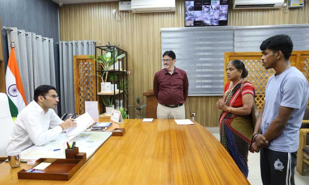 नन्हें नौनिहालों; असहाय, व्यथित विधवा मताओं संग धोखाधड़ी मानसिक उत्पीड़न पर डीएम सख्त