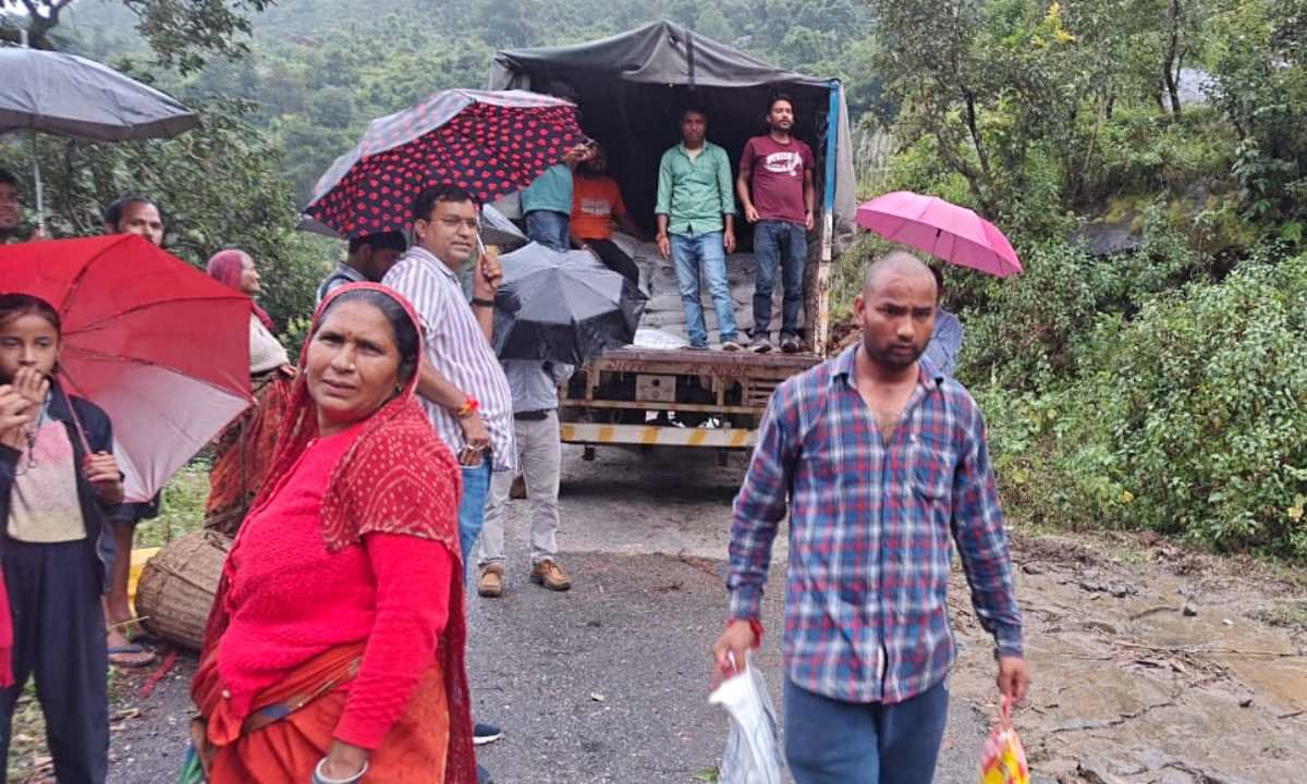 तलजामण और डूंगर,उछोला , जैसे दुर्गम क्षेत्रों में संचालित हो रहा सामुदायिक किचन