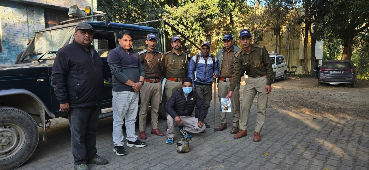 हिमालयन घुरल का अवैध शिकार करने वाले को पकड़ा