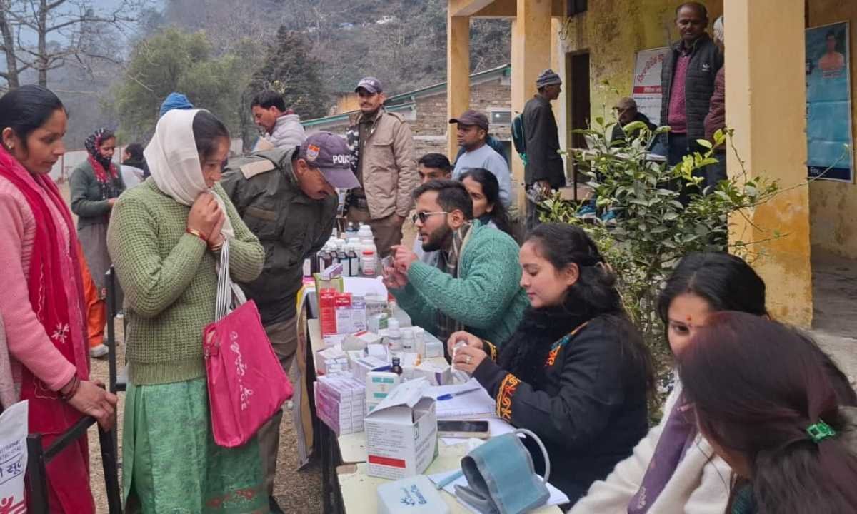 मुख्यमंत्री पुष्कर सिंह धामी ने आज मुख्यमंत्री आवास में फिल्म “जलमभूमि” के पोस्टर का विधिवत विमोचन किया