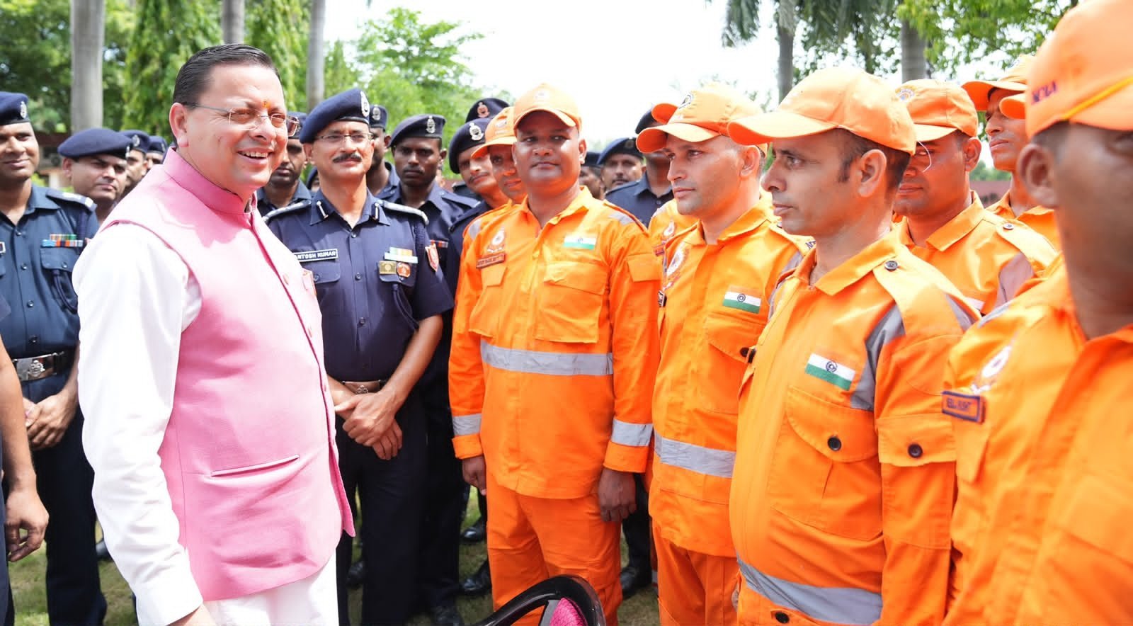 मुख्यमंत्री धामी ने गदरपुर स्थित एनडीआरएफ बटालियन का किया दौरा, आपदा प्रबंधन तैयारियों का लिया जायजा